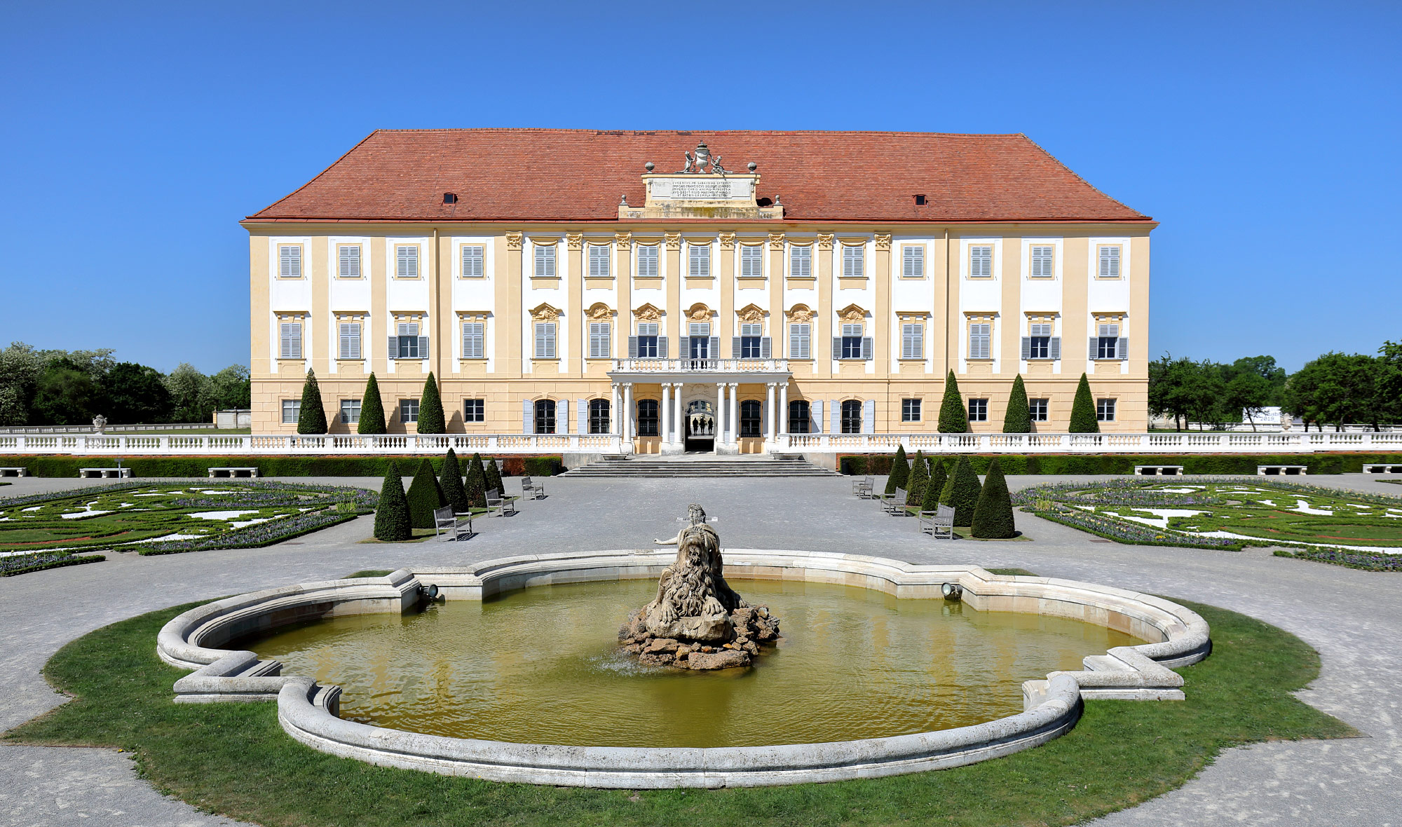 Engelhartstetten (Photo license: CC-BY-SA 4.0)